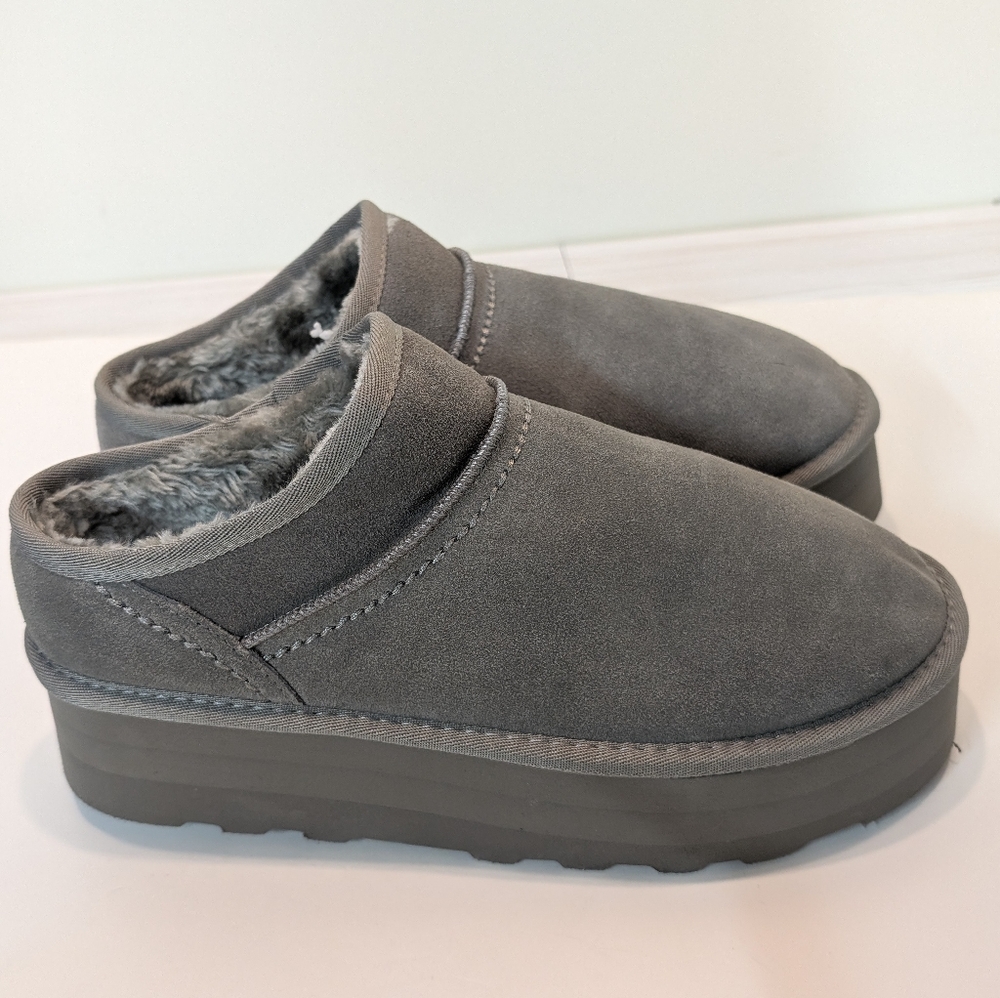Cushionaire Gray Suede Women's Platform Slippers